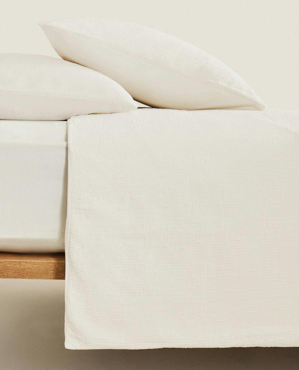 DUVET COVER WITH RAISED BEDSPREAD EFFECT