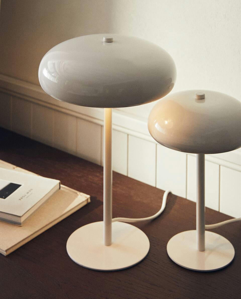 LARGE MONOCHROME LAMP