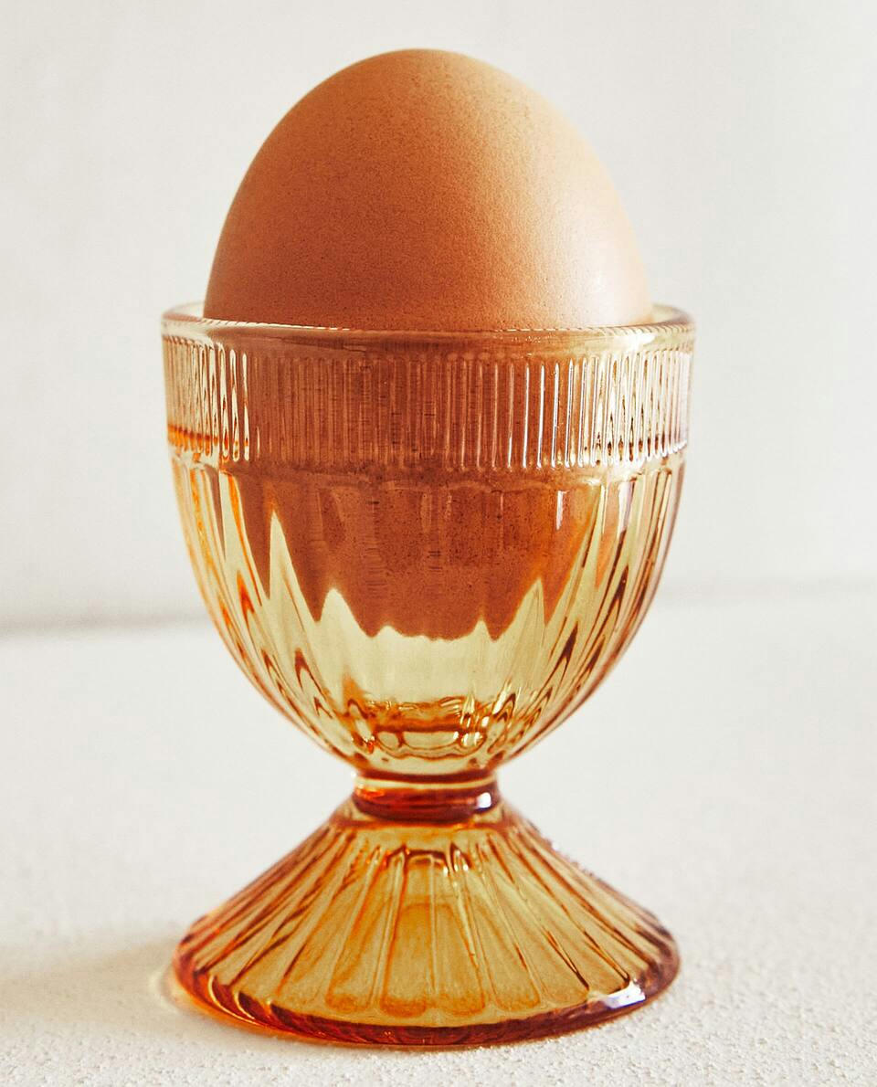 GLASS EGG CUP WITH RAISED DETAIL