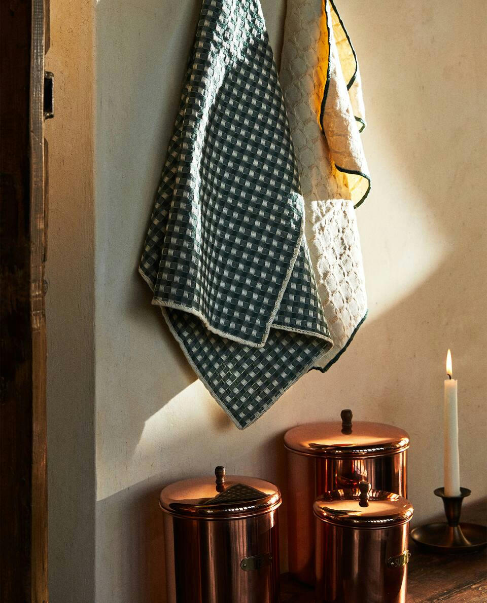 PACK OF WAFFLE COTTON CHRISTMAS TEA TOWELS (PACK OF 2)