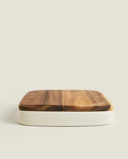 BOX OF CHEESE KNIVES