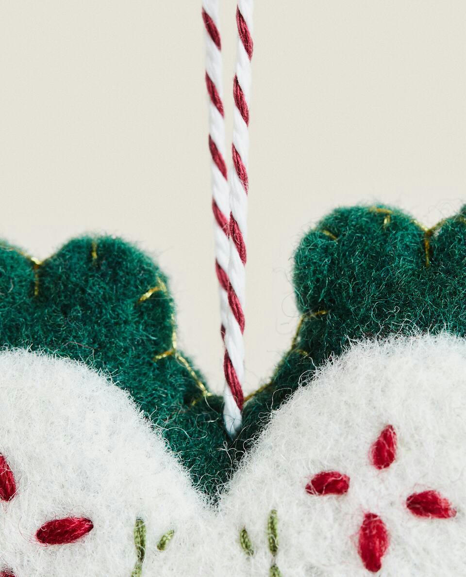 FELT HEART CHRISTMAS DECORATION